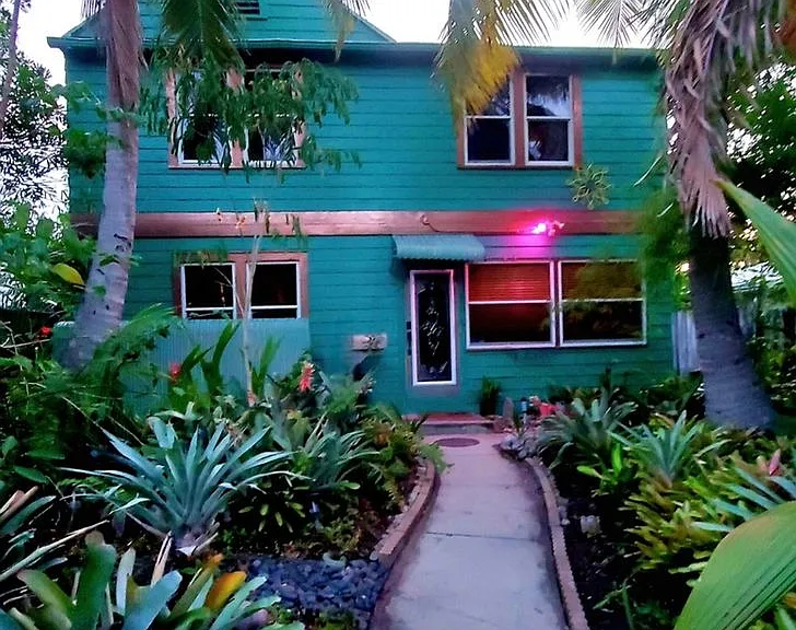 215 N Palmway — Photo 1