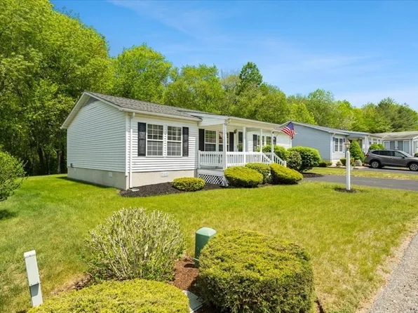 84 Trailwood Dr, Bridgewater, MA 02324