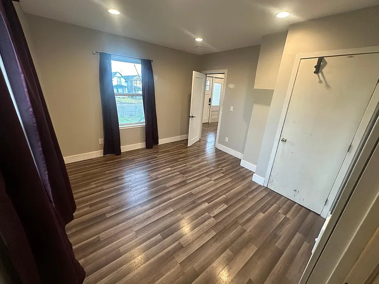 2420 Walnut St — Photo 11