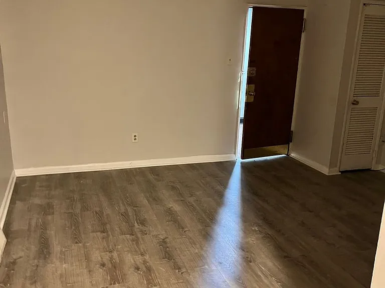 7312 Rockwell Ave — Photo 10