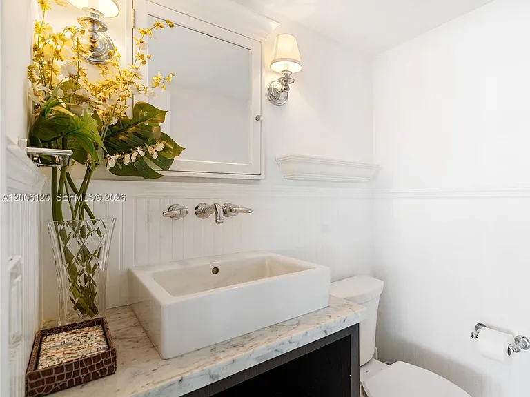 600 NE 36th St #2 — Photo 14