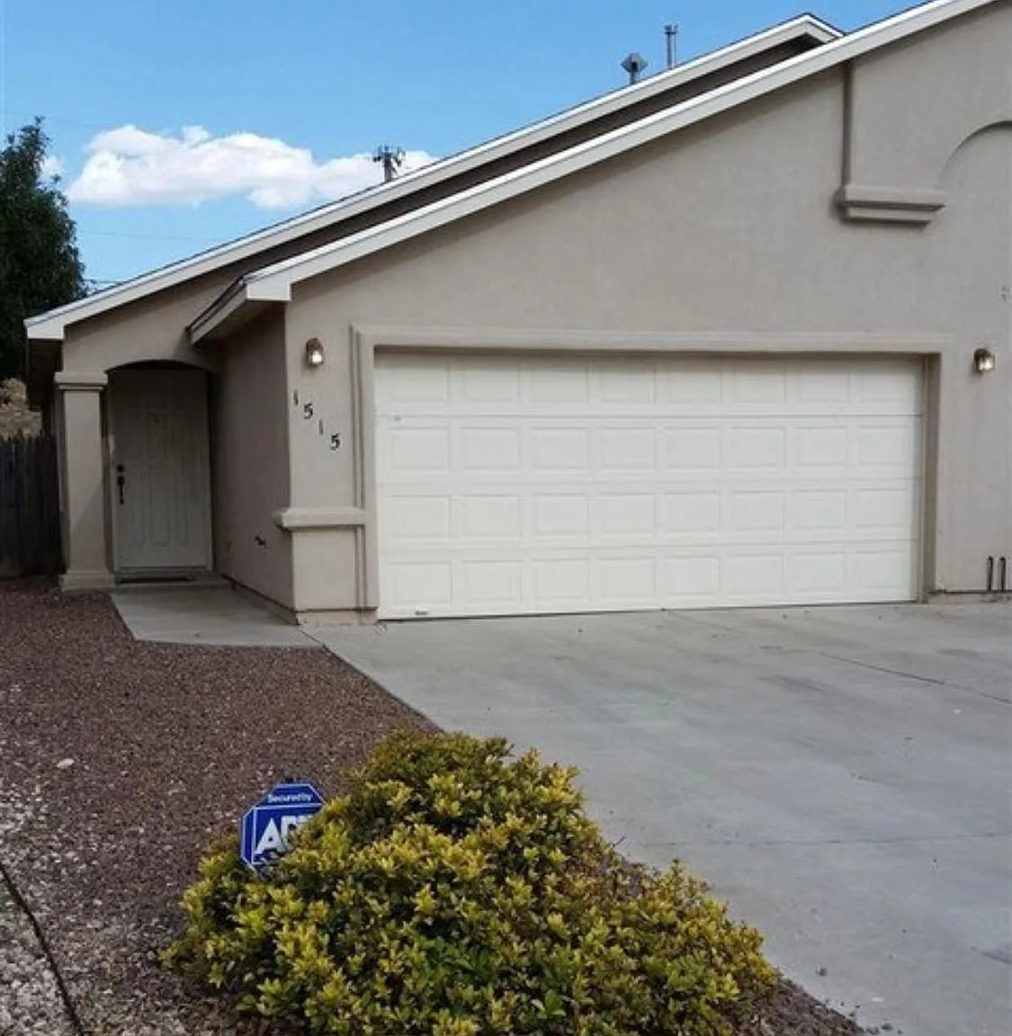 1515 Bradley Ct — Photo 1