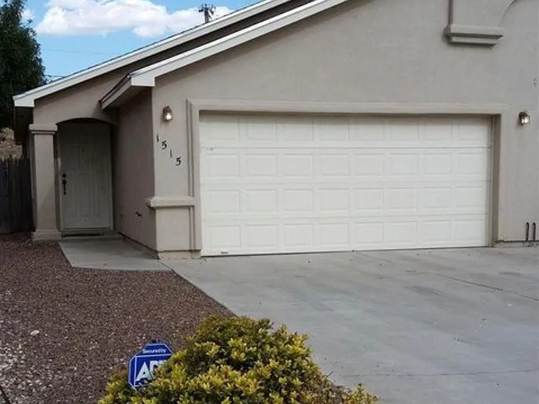 1515 Bradley Ct — Photo 1