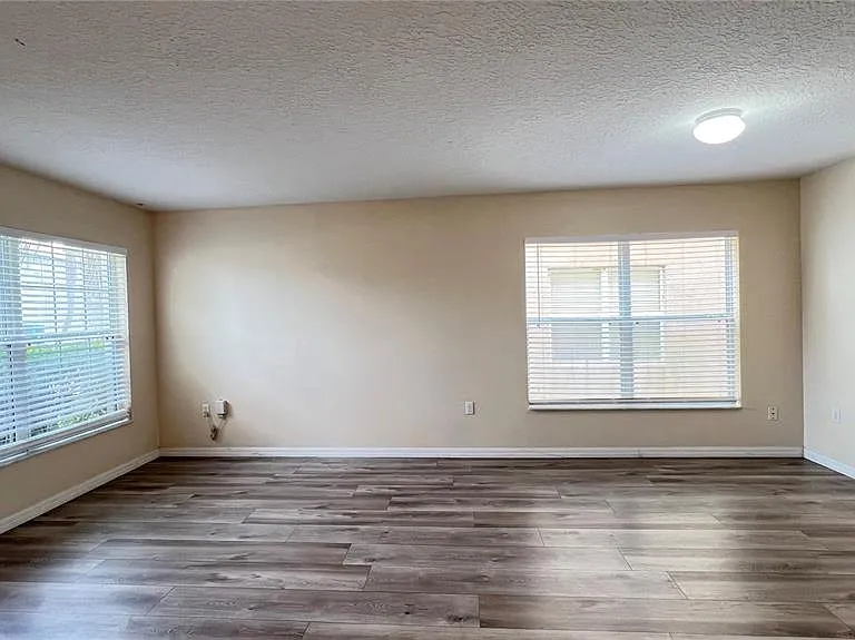 216 Verdi St — Photo 11