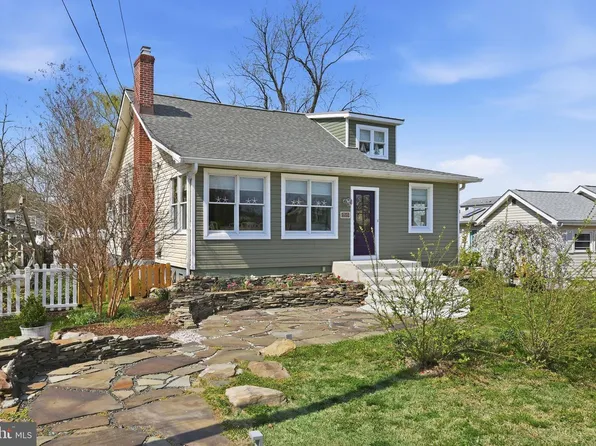 7806 Summit Dr, Pasadena, MD 21122