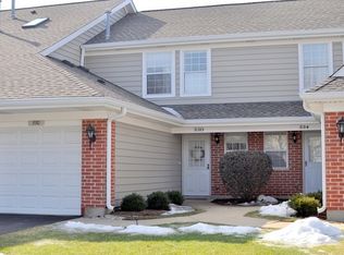 330 Debbie Ln #19213, Schaumburg, IL 60194