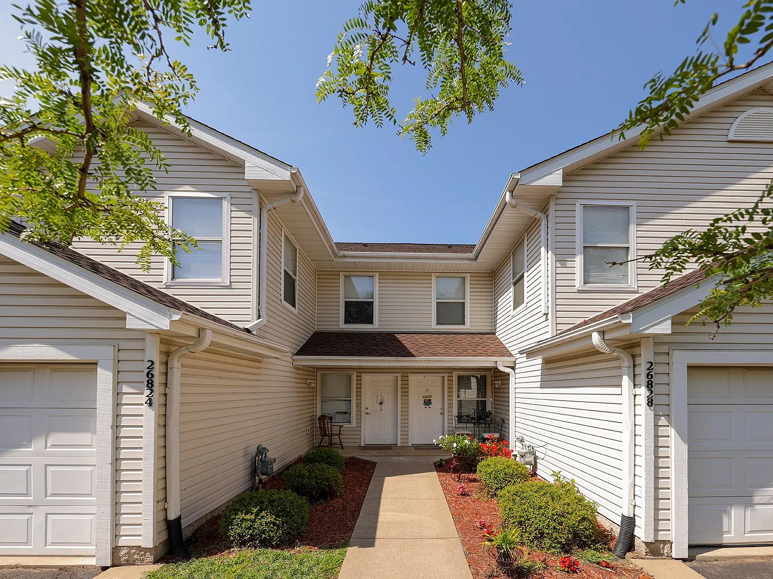 Wyoming Oakwood Townhomes — Photo 1