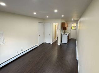 44 Peach Pl #1, Bay Shore, NY 11706