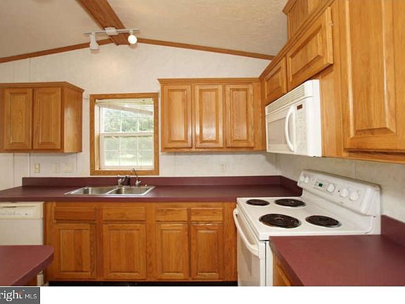 5th image of 450 Saddlebrook Dr
