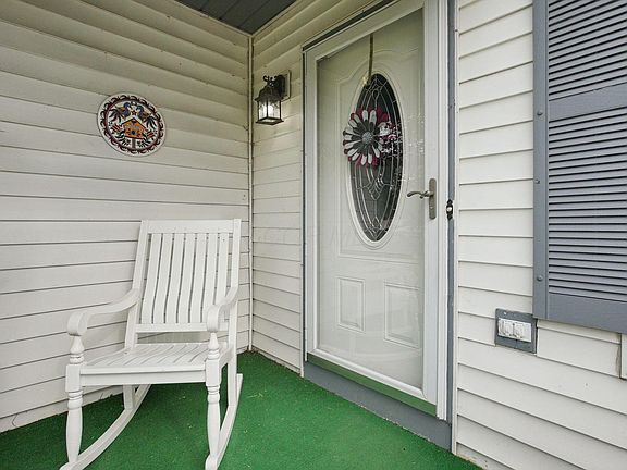 5th image of 9 Carmel Ct