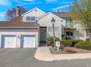319-319 Potomac Dr, Basking Ridge, NJ 07920