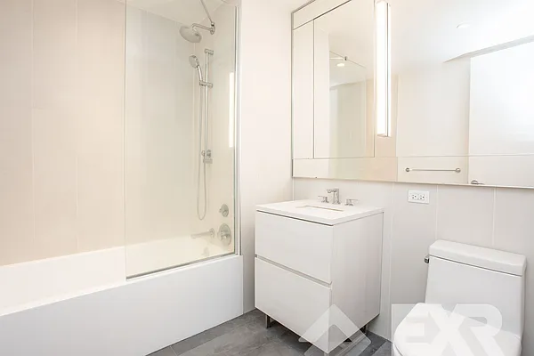 Rented by EXR | media 9