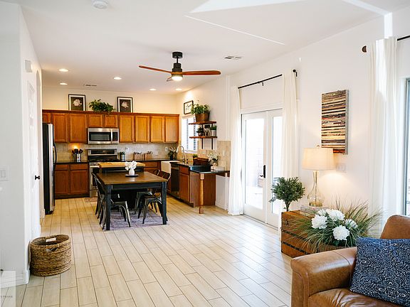2nd image of 1058 E Iris Dr