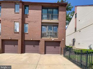 9562 James St #A, Philadelphia, PA 19114