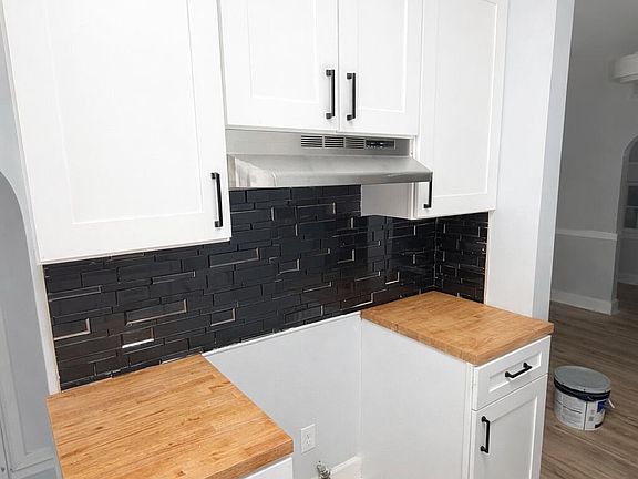 3rd image of 505 Forum Ave