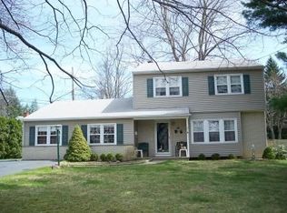 71 Kirby Dr, Morrisville, PA 19067