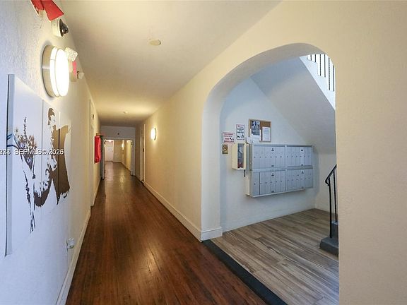 5th image of 1618 Michigan Ave APT 38