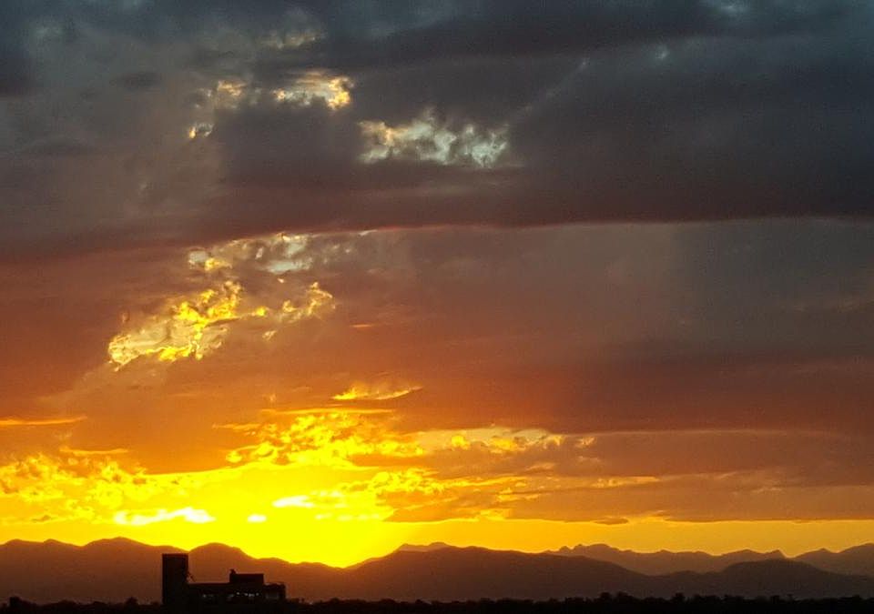 Breathtaking sunsets over Long's Peak