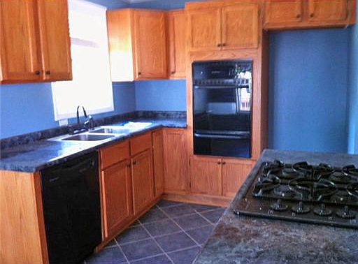 4th image of 317 Hiller Dr