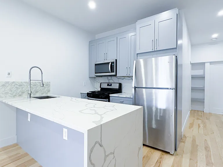 182 Schaefer St #2C — Photo 3