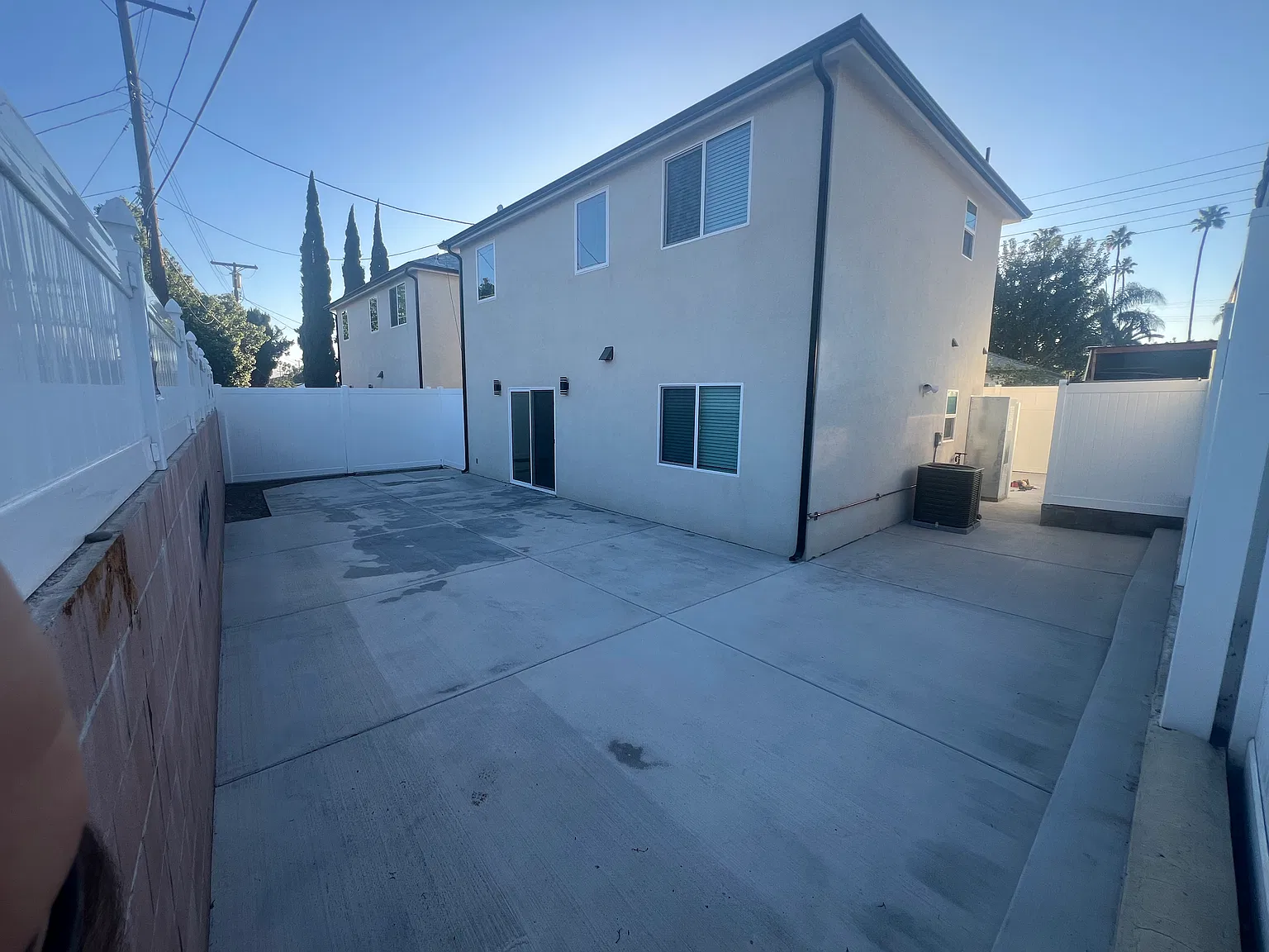 3 bed, 1200 sqft, $3,900 — Photo 1