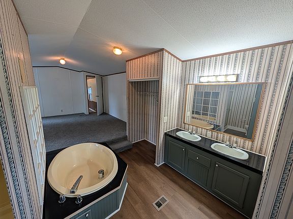 2nd image of 51 Ransdell Ln