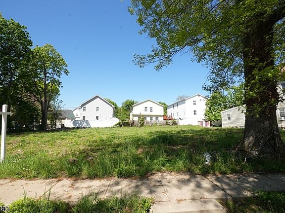 4th image of 85 Ralph St