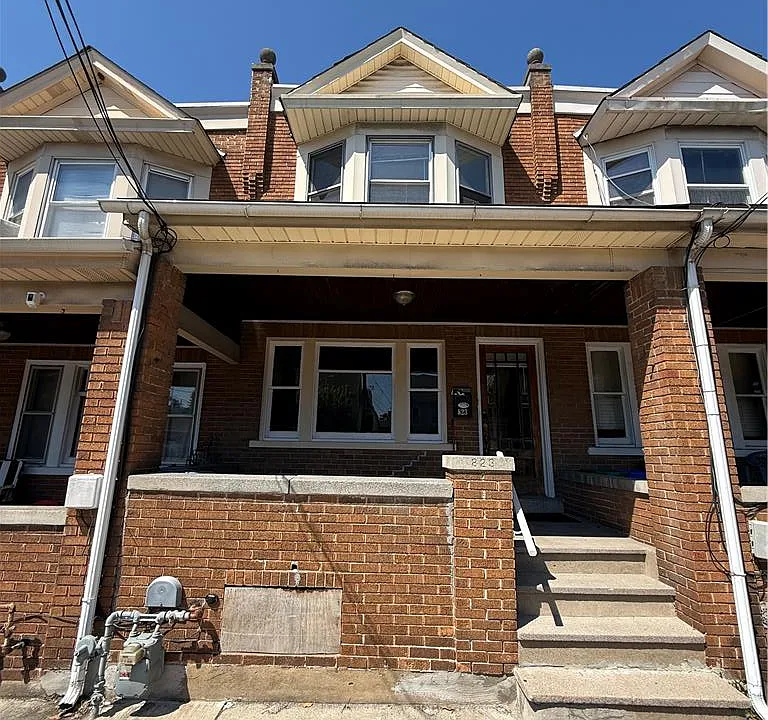 823 Main St