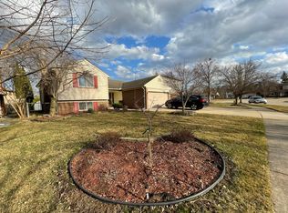 17287 Yorktown Ln, Macomb, MI 48044