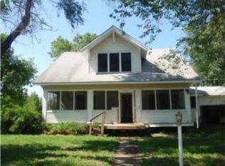 706 Javens Ave, Ottawa, KS 66067