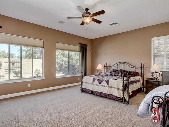 4th image of 3834 E Cedar Dr