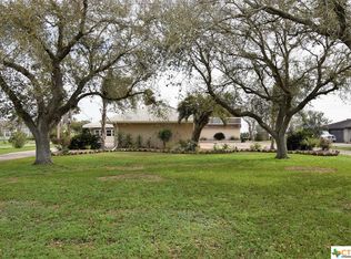 1320 S Virginia St, Port Lavaca, TX 77979