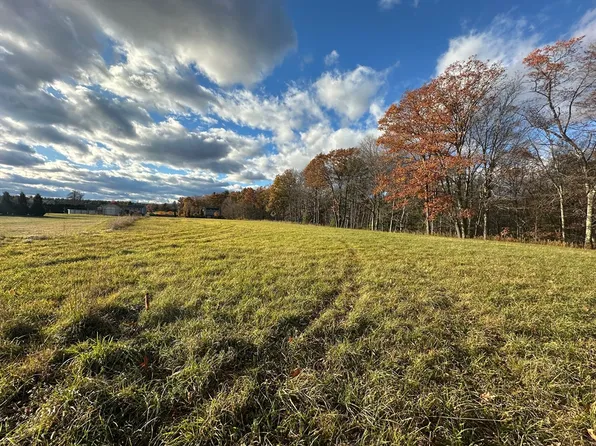 2 Gunn Rd, Montague, MA 01351