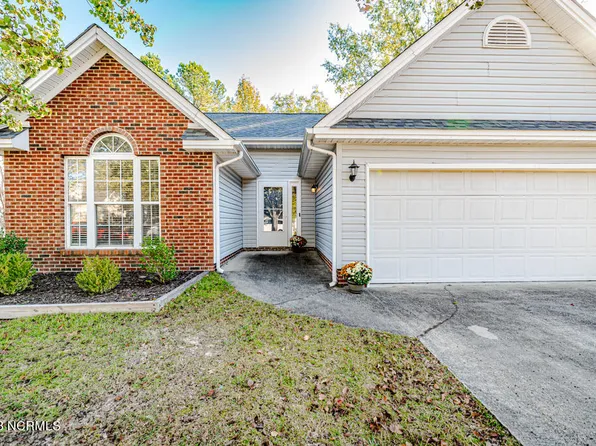 100 Kensington Way, Aberdeen, NC 28315