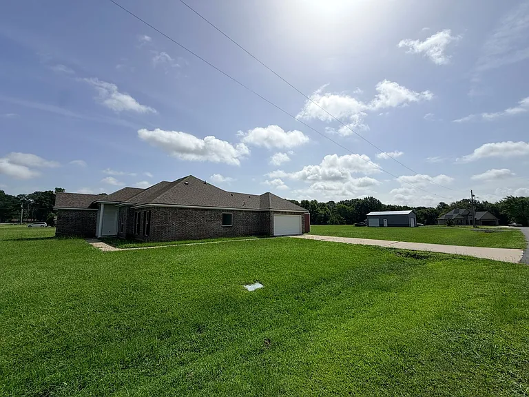 3520 Windwood Cir — Photo 5