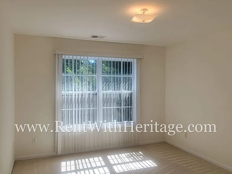 6484 Barkston Trce — Photo 33