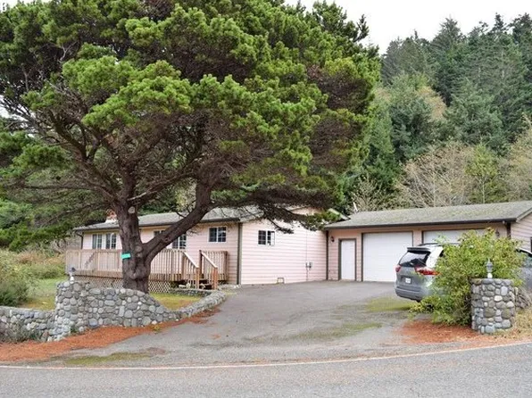32953 Hillside Acres Rd, Gold Beach, OR 97444