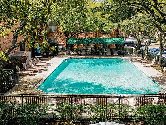 3rd image of 2255 Braeswood Park Dr APT 151