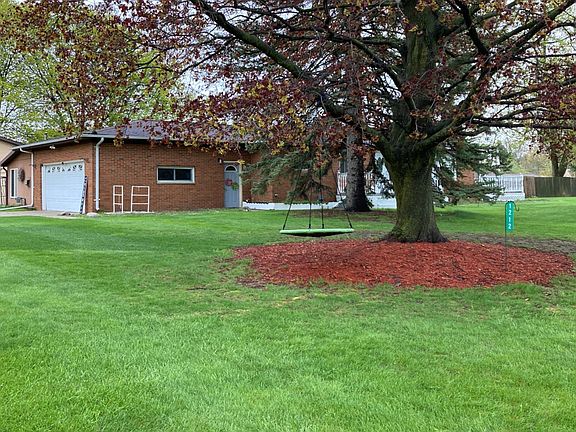 3rd image of 1212 Eddie Dr