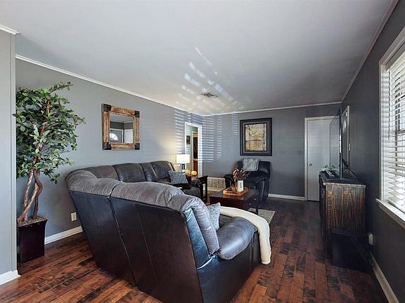 5th image of 1305 E 31st St