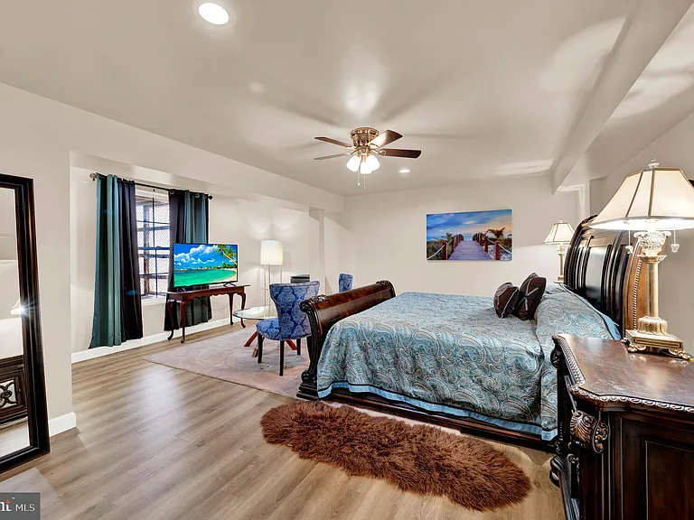 533 Rubens Cir — Photo 60