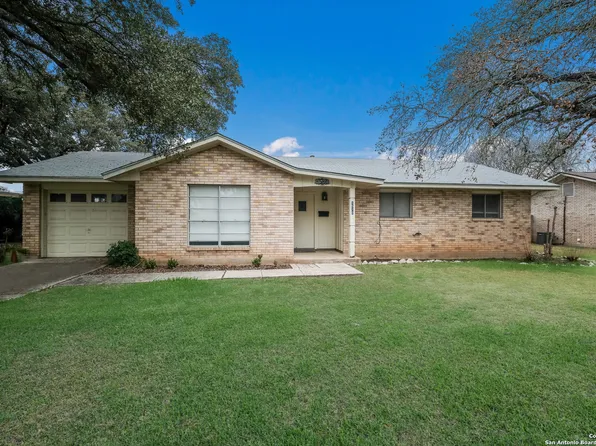 1510 27th St S, Hondo, TX 78861