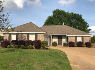 703 Edgewater Branch Dr, Brandon, MS 39042