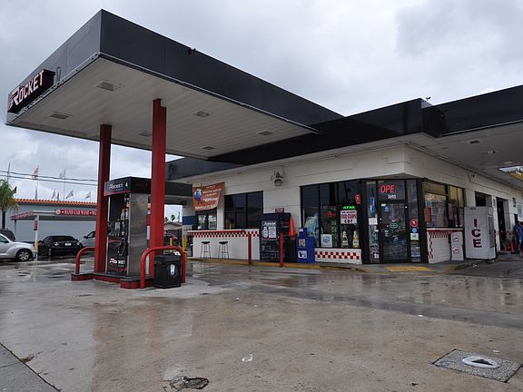 5th image of 5695 W Flagler St