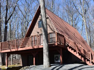 206 Washington Dr, Hawley, PA