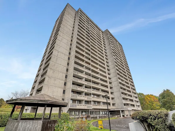 415 Greenview Ave #308, Ottawa, ON K2B 8G5