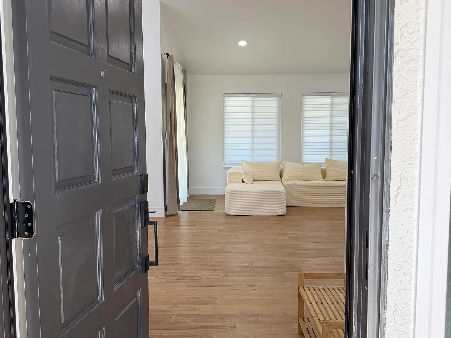 3 bed, 1410 sqft, $2,750 — Photo 2