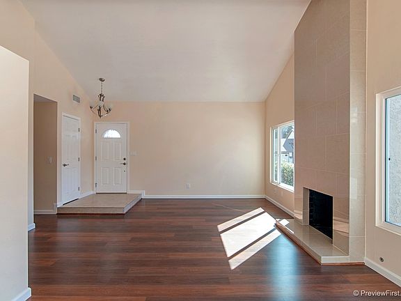 5th image of 10472 El Comal Dr