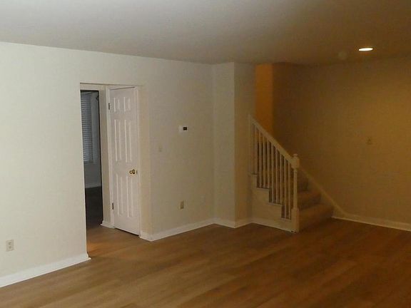 3rd image of 1921 Addison Rd S