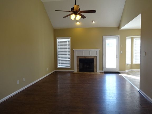 4th image of 3875 Benjamin Dr